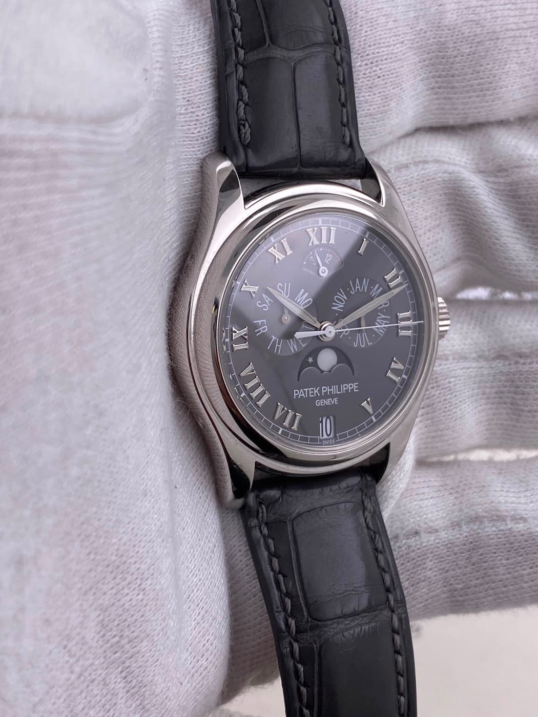 Patek Philippe Annual Calendar, Referenz 5056P-001